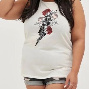 Torrid, size 00 (XL), off white tank with heart graphic. Polyester/cotton blend